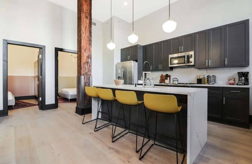 Arts/Warehouse District House | Roami at The Lola | Group Friendly | 6 Bed Combo