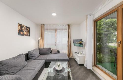 Weil der Stadt Apartment | Rob's Flat - Helle 3-Zimmer-Wohnung mit Terrasse, Platz für bis zu 5 Personen, nur 2 Minuten zur S-Bahn