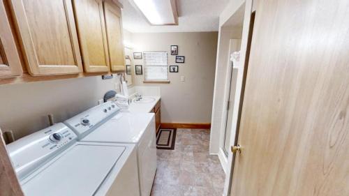 Red River House | Roberts Trappers Lodge - Pet Friendly - WiFi- Trailer Parking - Garage Access - Washer - Dryer - Great Views