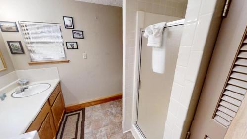 Red River House | Roberts Trappers Lodge - Pet Friendly - WiFi- Trailer Parking - Garage Access - Washer - Dryer - Great Views