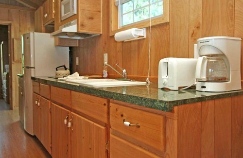 Lenhartsville Other | Robin Hill Camping Resort Premium Cottage 1