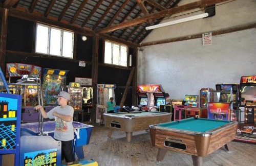 Lenhartsville Other | Robin Hill Camping Resort Premium Cottage 1
