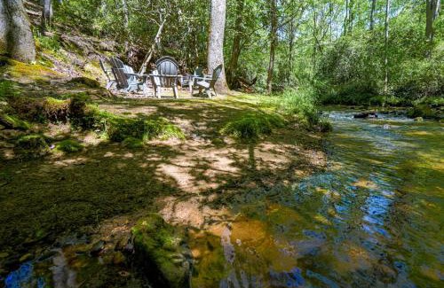Dahlonega House | Robin's Nest - 4 Bed - Hot Tub & Game Room