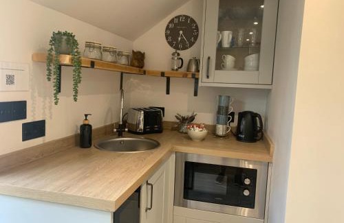 King's Bromley House | Robin's Nest - a self contained detached annex with sky sports & movies
