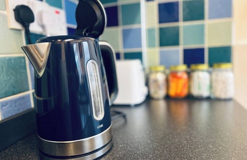 Wrexham House | Robin’s Hollow: 2BD Home Near Wrexham AFC