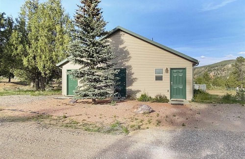Mammoth Creek House | Robins Roost (A) - Beautiful setting and central to the national parks