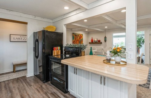 Kellogg House | Rock Creek Lakefront Gem