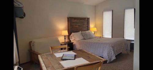 Clinton Hotel | Rock Creek Mercantile & Motel