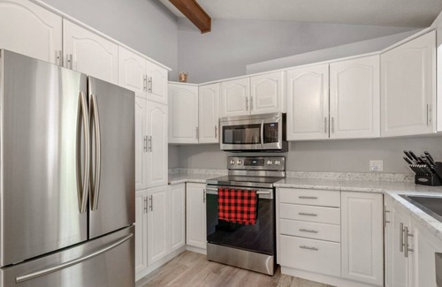 Whitestone Cabin | Rock Point Cottage Escape