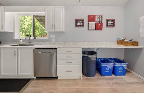 Whitestone Cabin | Rock Point Cottage Escape