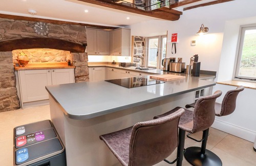 Newcastle-on-Clun Cottage | ROCKHILL FARMHOUSE, pet friendly, with open fire in Clun