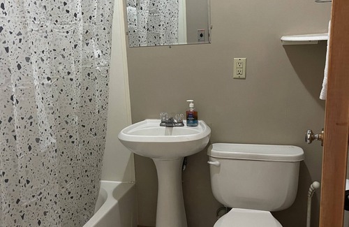 Faulkton Hotel | Rockin' E #4 - clean, updated motel room