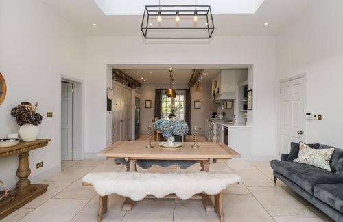 Dursley House | ROCKSTOWES HOUSE, pet friendly, character holiday cottage in Dursley