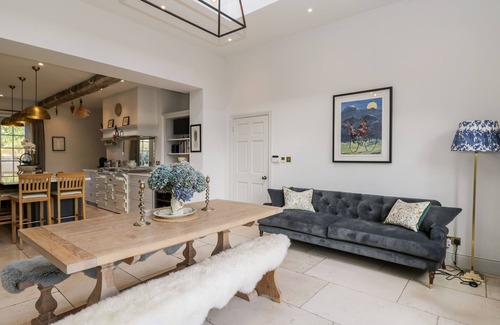 Dursley House | ROCKSTOWES HOUSE, pet friendly, character holiday cottage in Dursley