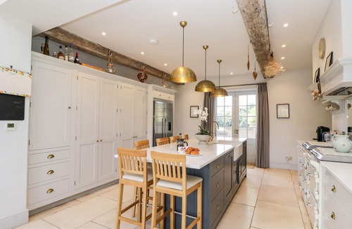 Dursley House | ROCKSTOWES HOUSE, pet friendly, character holiday cottage in Dursley