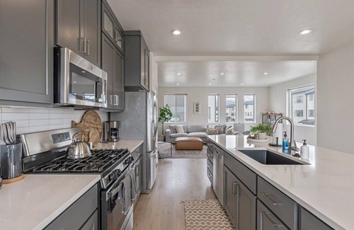 American Fork House | Rockwell MTR- 30+ days welcome
