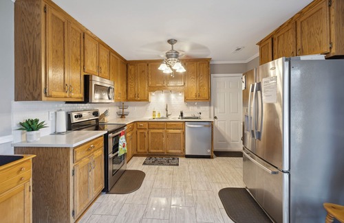 Rome House | Rocky 4, Newer 3 BR, Pool, Hot Tub, Fence, Tennis