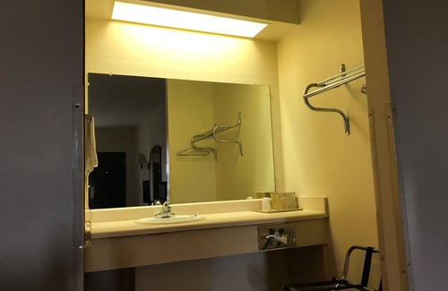 Lucedale Hotel | Rocky Creek Inn