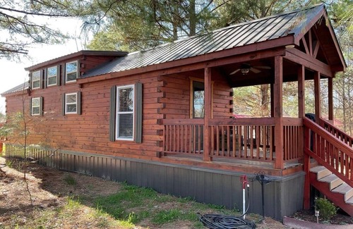 Mount Vernon Cabin | Rocky Ridge Rustic Retreat - 1 Bed/1 Loft/Bunk Beds