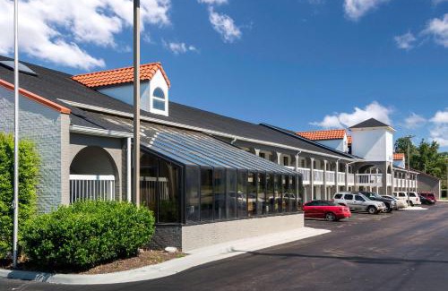 Hopewell Hotel | Rodeway Inn At Fort Lee