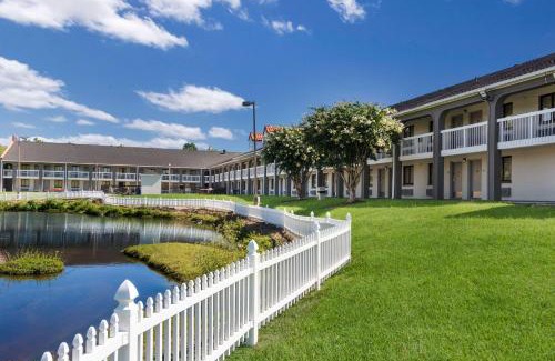 Hopewell Hotel | Rodeway Inn At Fort Lee
