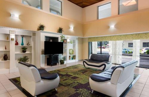Hopewell Hotel | Rodeway Inn At Fort Lee