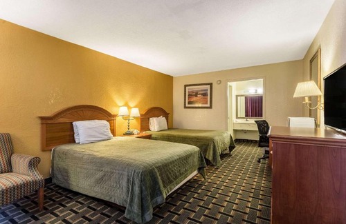 Denmark Hotel | Rodeway Inn Denmark-Jackson