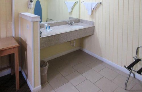 Northeast Kansas City Hotel | Rodeway Inn Kansas City Downtown Area