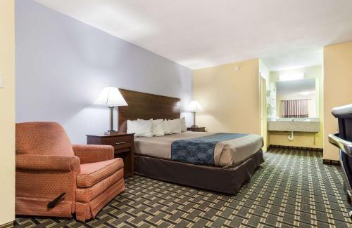 Martell Hotel | Rodeway Inn Lincoln West - University Area