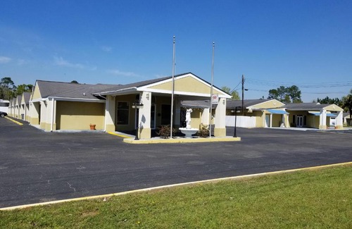 Enterprise Hotel | Rodeway Inn & Suites Enterprise