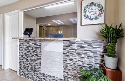 Lexington Hotel | Rodeway Inn