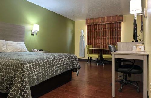Moriarty Hotel | Rodeway Inn