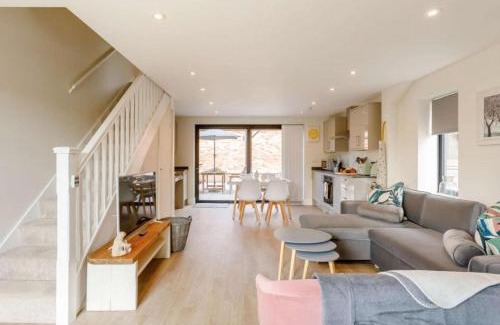 Bishampton House | Roe Cottage disabled adapted 2 bedroom hot tub