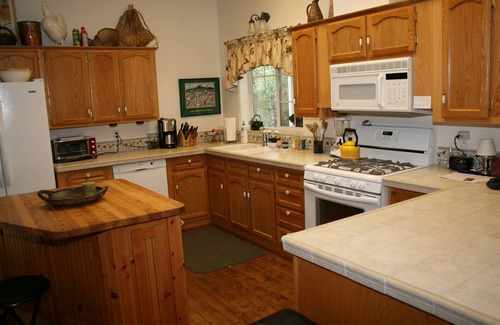 Shady Cove House | Rogue River Escape - 19 acres on the Rogue River