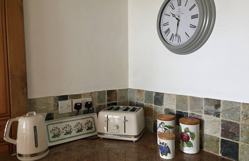 Llwyngwril House | Rola Sleeps 7 (4 Bedrooms)