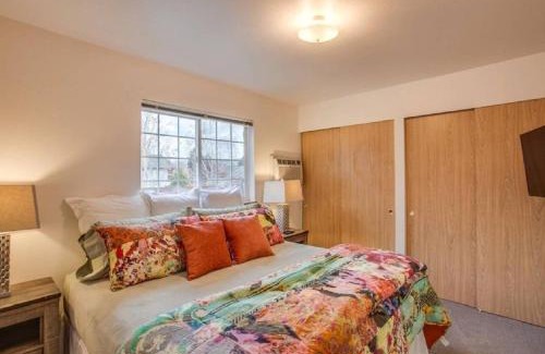 Downtown Leavenworth House | Roma's Luxe Cottage