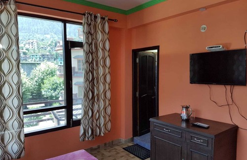 New Manali Hotel | Roman Reigns situated at the beautiful hills of manali