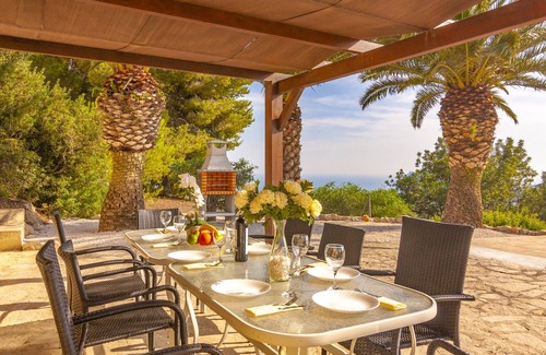 Fustera Villa | ROMANI