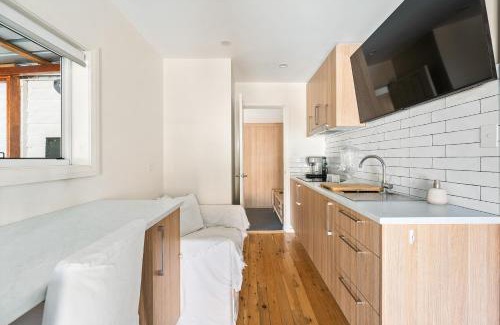 Stanwell Tops Apartment | Romanic Garden View 1 bed Apartment with ocean views at Stanwell Tops