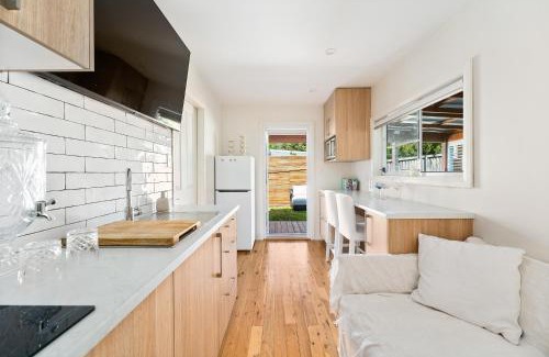 Stanwell Tops Apartment | Romanic Garden View 1 bed Apartment with ocean views at Stanwell Tops