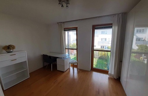 Hirschstetten Apartment | Romanson Garden Apartment