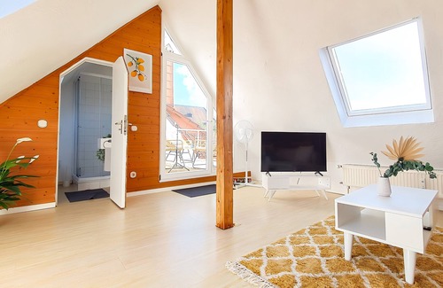 Annweiler am Trifels Apartment | Romantic-apartment mit Dachterrasse & Lounge, Waldblick, 80m²