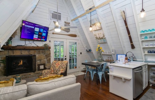 Lake Lure Cabin | Romantic A-Frame Cabin with Hot Tub + Netflix