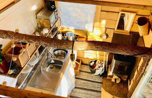 Stjarnsund Cabin | Romantic Cabin right on the lake with fire place