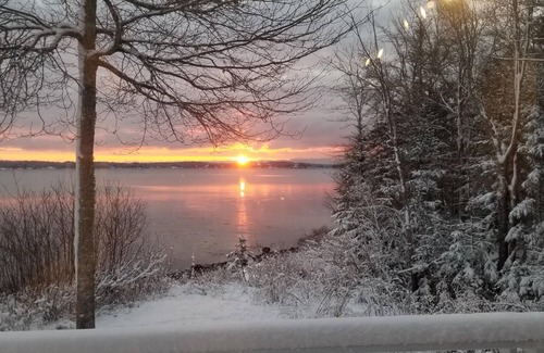 Hancock Point Cottage | Romantic cottage overlooking Frenchman's Bay -