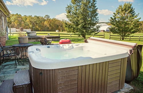 Castleton Cottage | Romantic Cottage with Private Hot Tub