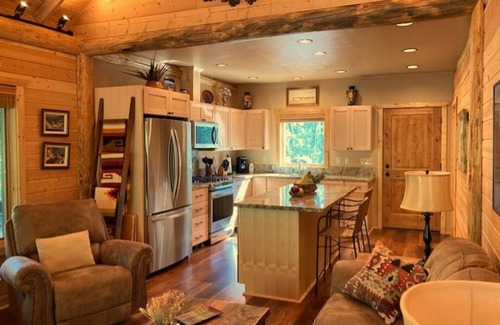 Sheridan Cabin | ROMANTIC CREEKSIDE ARTISTS RETREAT IN 18 ACRES