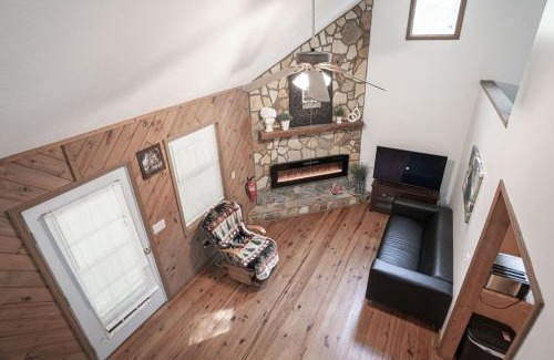 Blairsville House | Romantic Gateway in the Woods
