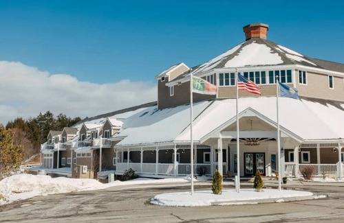 Brownsville Condo | Romantic Getaway or Family winter adventures in 2BD Loft w/resort activities