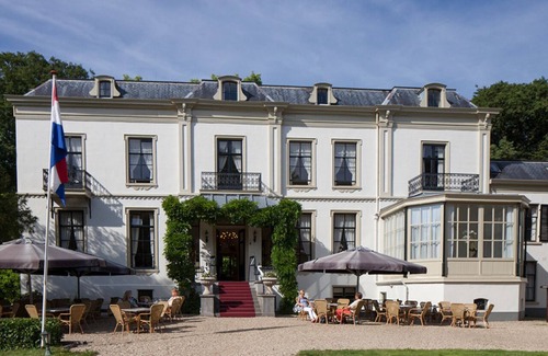 Eerbeek House | Romantic Getaway Surrounded by Greenery in the Heart of Eerbeek